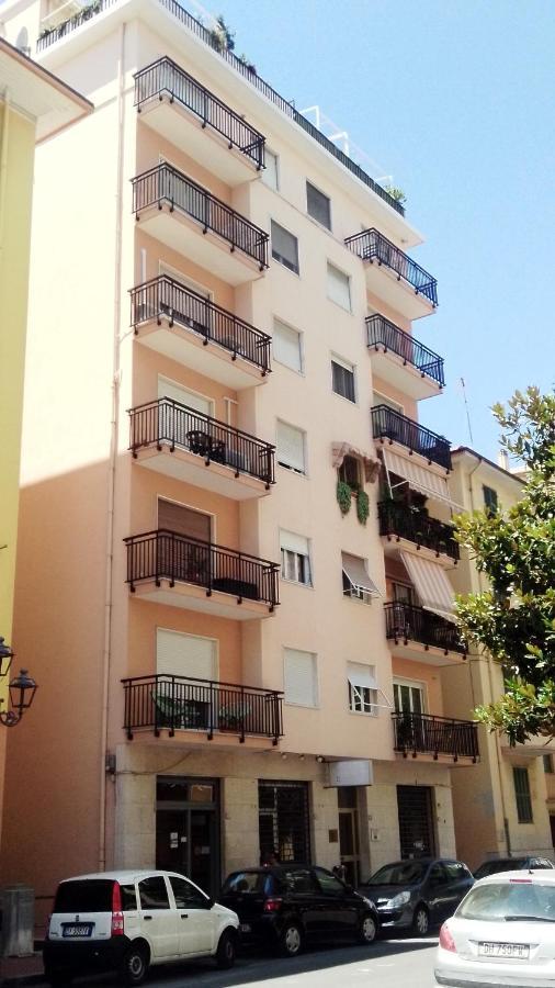 Affittacamere L'Orchidea Ventimiglia Eksteriør billede