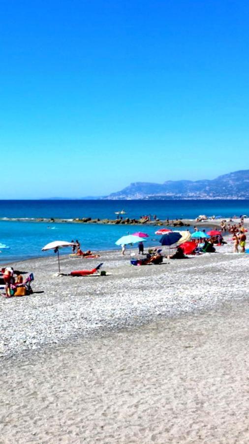 Affittacamere L'Orchidea Ventimiglia Eksteriør billede
