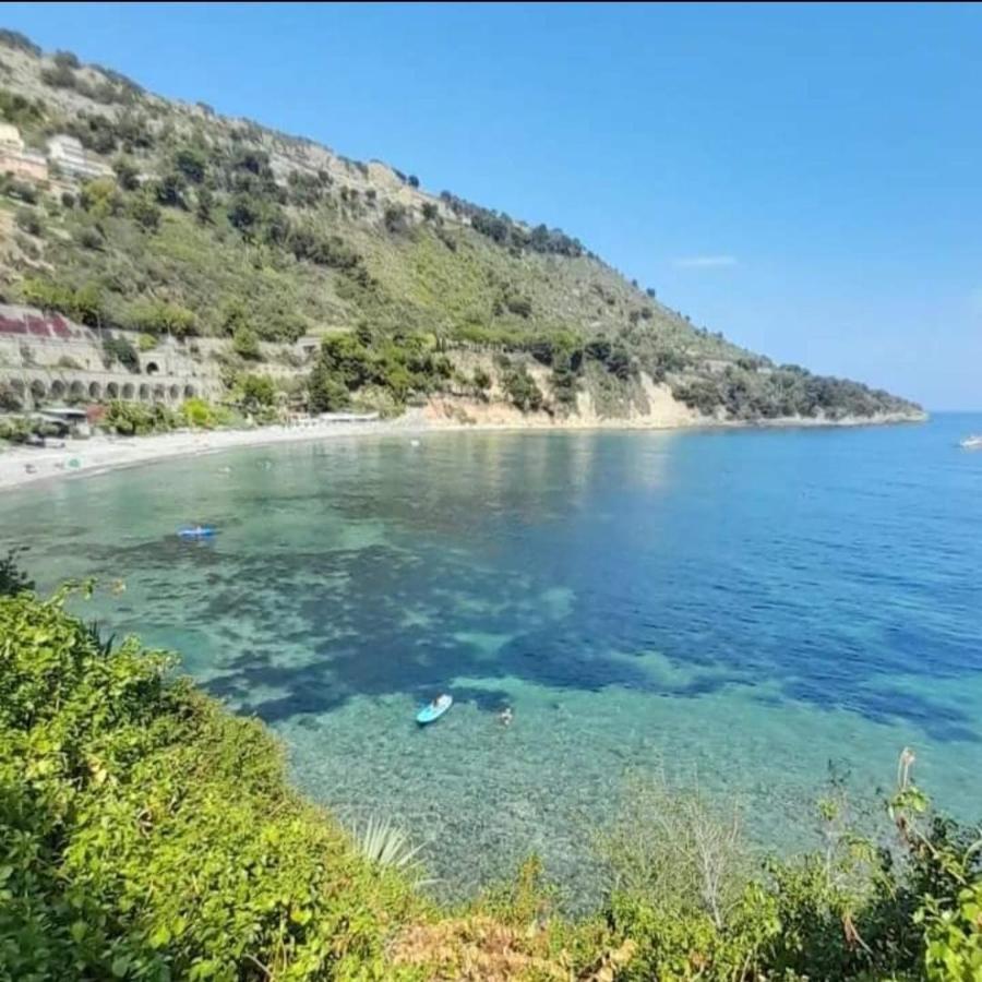 Affittacamere L'Orchidea Ventimiglia Eksteriør billede