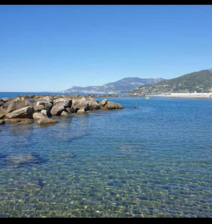Affittacamere L'Orchidea Ventimiglia Eksteriør billede